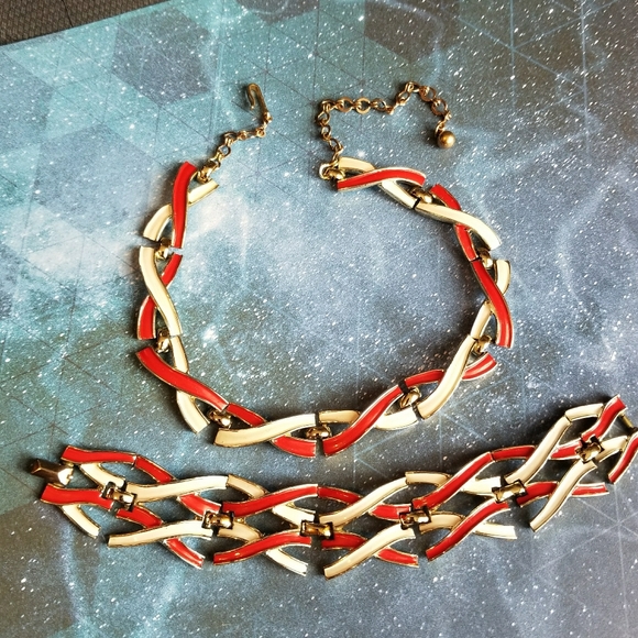 Relisted -Vintage Marvella red and white enamel X set - Picture 5 of 14